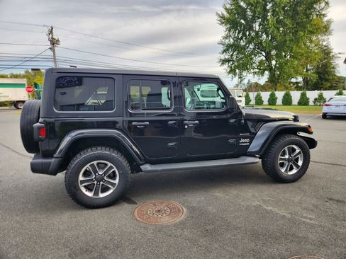 Used 2020 Jeep Wrangler Unlimited Sahara image 17
