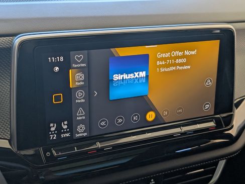 Used 2024 Volkswagen Atlas Cross Sport SEL R-Line image 31