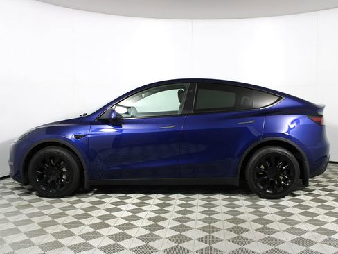 Used 2023 Tesla Model Y Long Range image 34