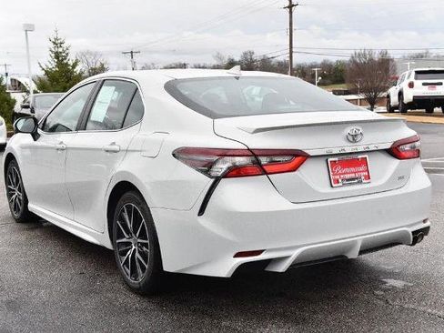 Used 2024 Toyota Camry SE image 7