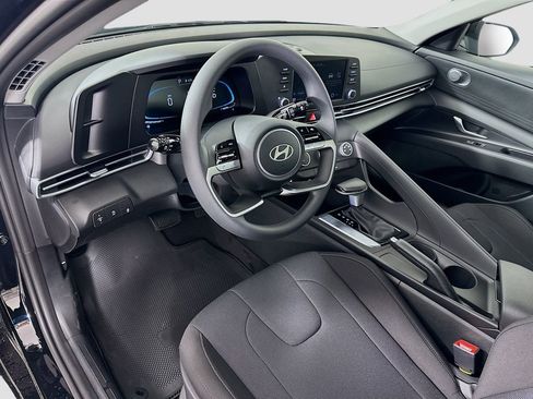 New 2026 Hyundai Elantra SE w/ Cargo Package image 9