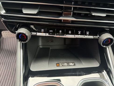 New 2026 Chevrolet Traverse LT image 14