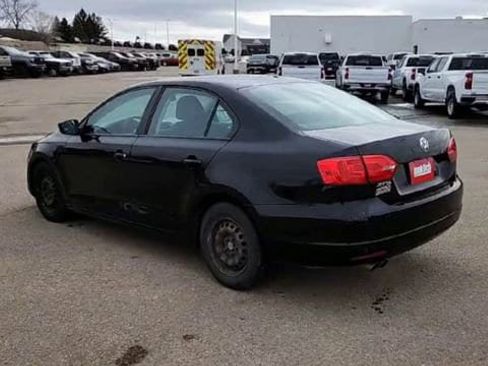 Used 2011 Volkswagen Jetta S image 6