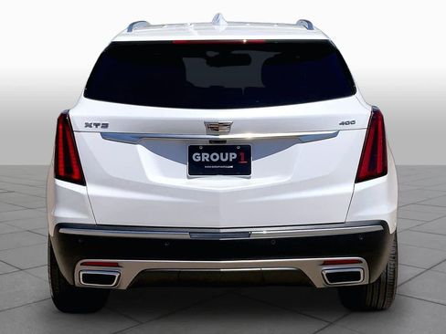 Used 2021 Cadillac XT5 Premium Luxury FWD image 5