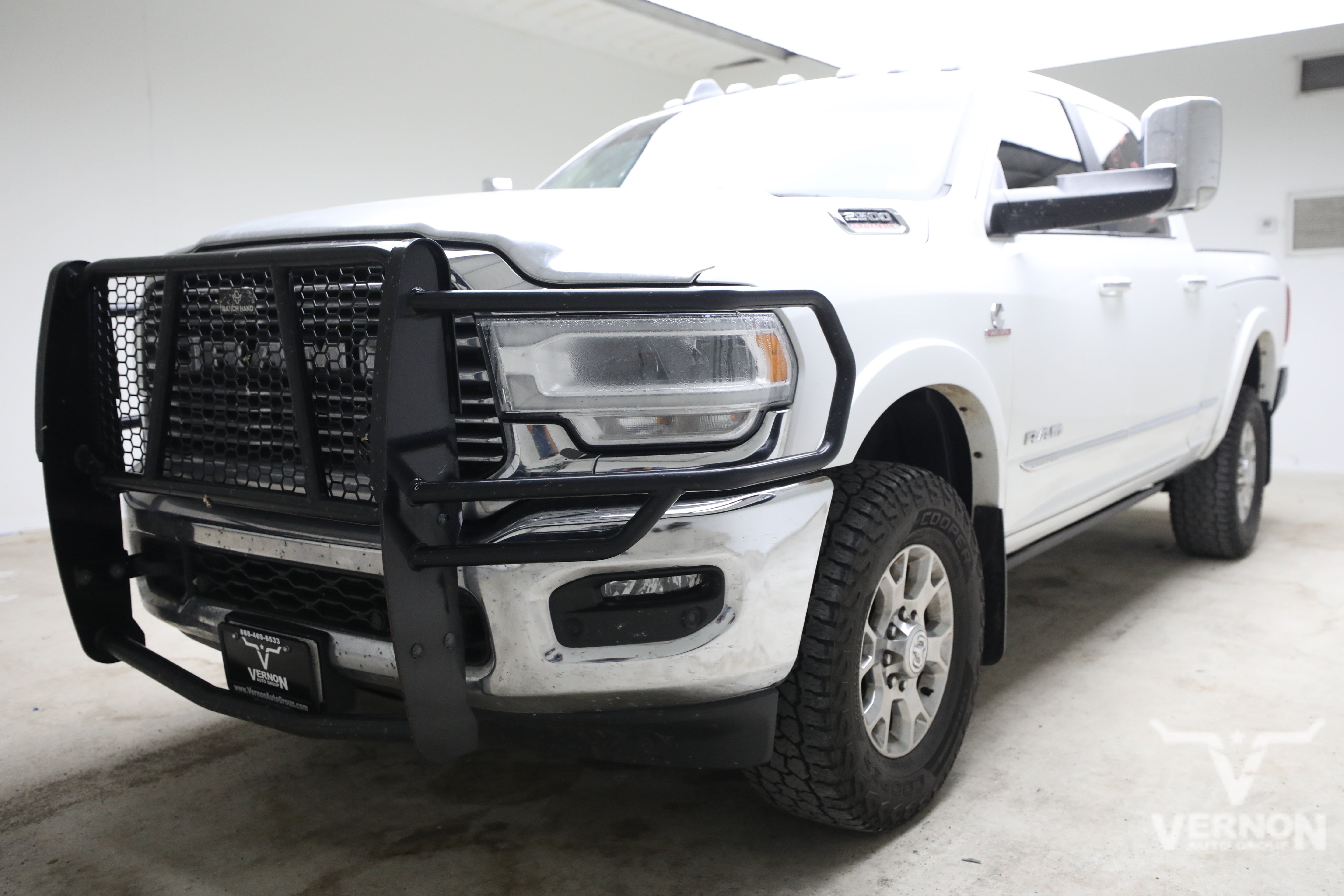 Used 2022 RAM 2500 Laramie AWD/4WD image 1
