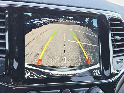 Certified 2022 Jeep Grand Cherokee Laredo X AWD/4WD image 26