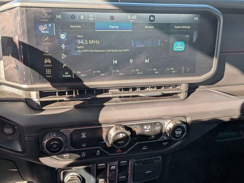 Used 2024 Jeep Wrangler Unlimited Rubicon image 26