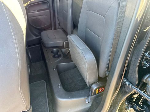 Used 2017 Chevrolet Colorado LT RWD image 43