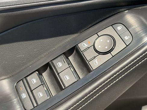 Used 2025 Nissan Rogue SV FWD image 23