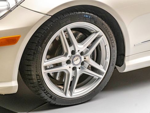 Used 2011 Mercedes-Benz E 550 Cabriolet image 11