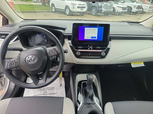 Used 2026 Toyota Corolla LE FWD image 16