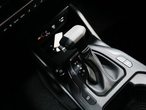 Used 2025 Kia K4 LXS image 25