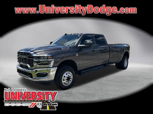 Used 2025 RAM 3500 Tradesman AWD/4WD image 1