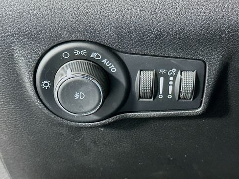Used 2022 Jeep Compass Limited w/ Sun and Sound Group AWD/4WD image 17