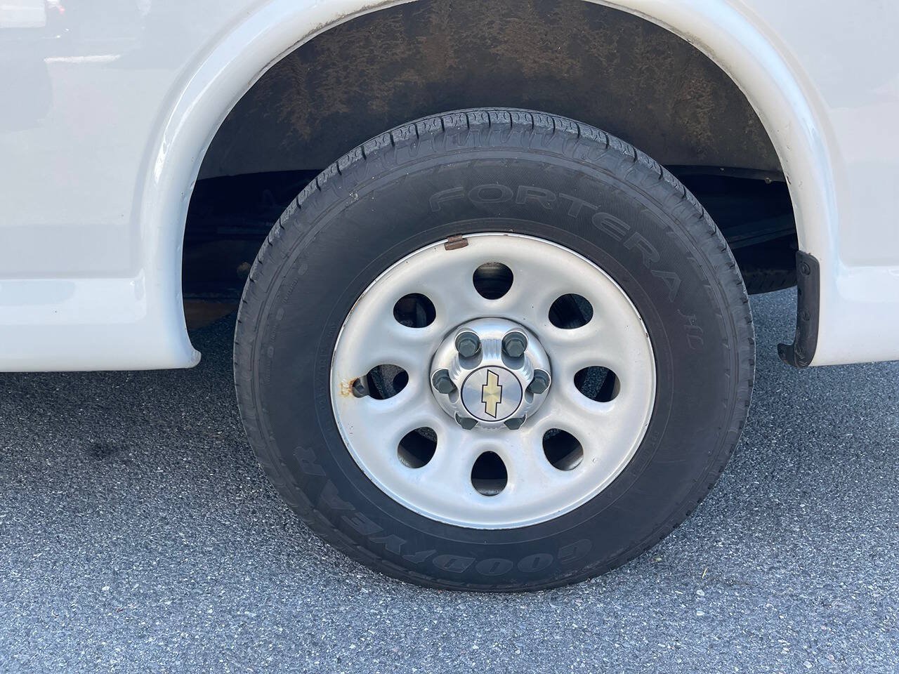 Used 2014 Chevrolet Express 1500 RWD image 11