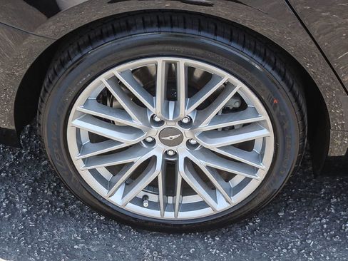 Used 2021 Genesis G70 2.0T RWD image 11
