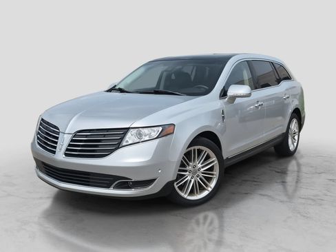 Used 2019 Lincoln MKT AWD image 1