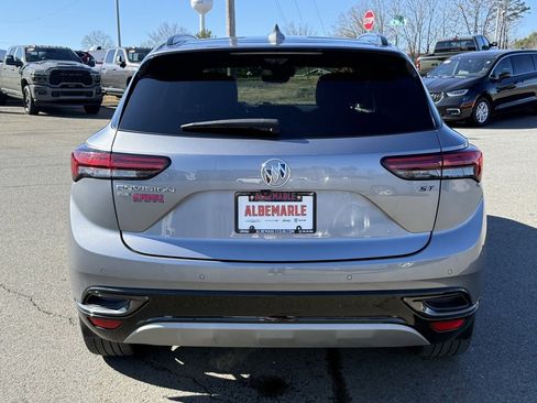 Used 2022 Buick Envision Essence w/ Technology Package II image 4