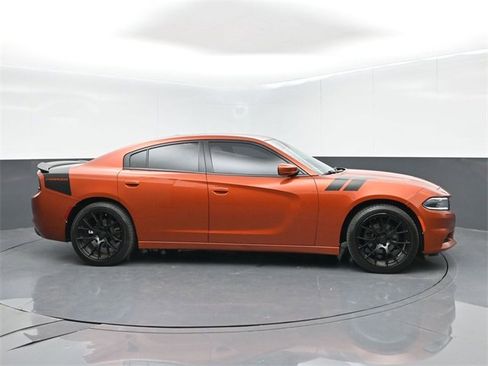 Used 2020 Dodge Charger SXT image 9