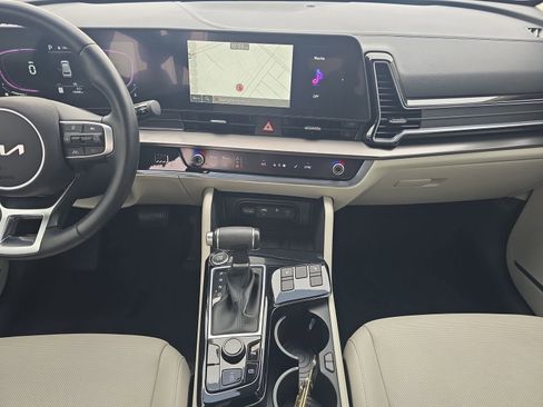 Used 2023 Kia Sportage EX image 11