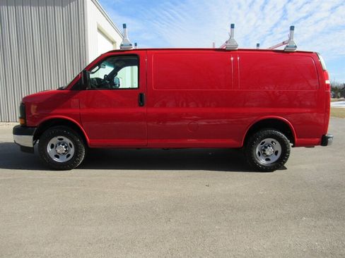 Used 2017 Chevrolet Express 3500 image 6