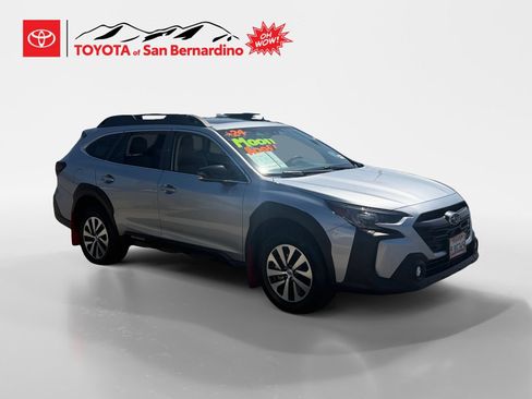 Used 2024 Subaru Outback Premium AWD/4WD image 7