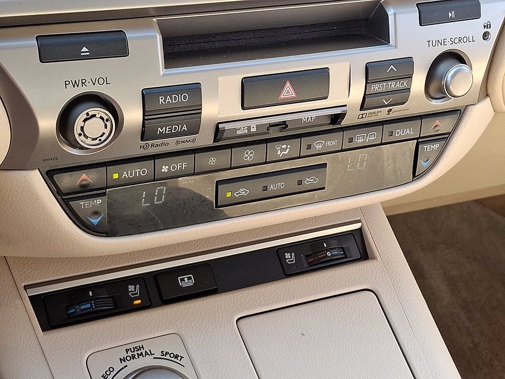 Used 2015 Lexus ES 350 w/ Luxury Package FWD image 16