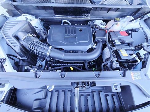 Certified 2023 GMC Acadia SLE w/ Driver Convenience Package image 19