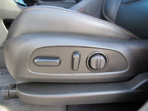 Used 2018 GMC Terrain SLT w/ Preferred Package image 12