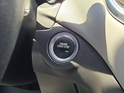 Used 2022 Chevrolet Equinox LT FWD image 32