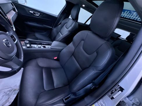 Used 2025 Volvo V60 B5 Cross Country Plus image 14