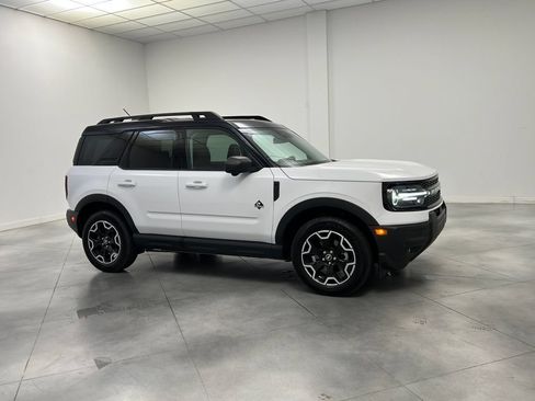 Used 2025 Ford Bronco Sport Outer Banks w/ Outer Banks Tech Package+ AWD/4WD image 11