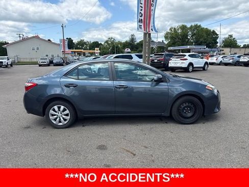 Used 2016 Toyota Corolla LE FWD image 2