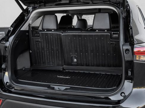 Used 2021 Toyota Highlander XLE image 64