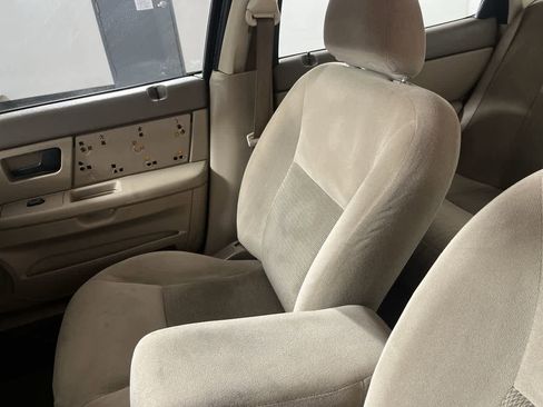 Used 2005 Ford Taurus SE image 23