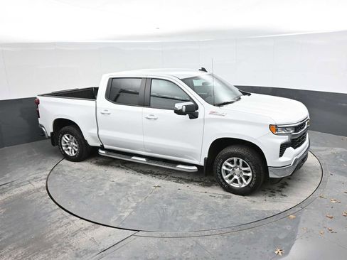 Used 2025 Chevrolet Silverado 1500 LT image 18