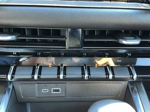 Used 2024 GMC Canyon Elevation w/ Convenience Package image 26