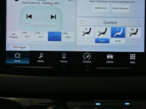 Used 2023 Chrysler Pacifica Touring-L FWD image 22