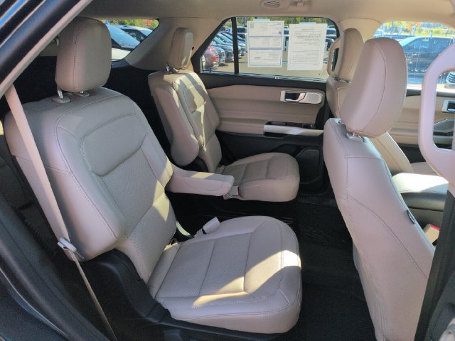 Certified 2023 Ford Explorer Limited w/ Limited Technology Package AWD/4WD image 17