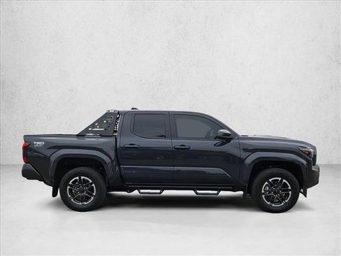 Used 2025 Toyota Tacoma TRD Sport AWD/4WD image 4