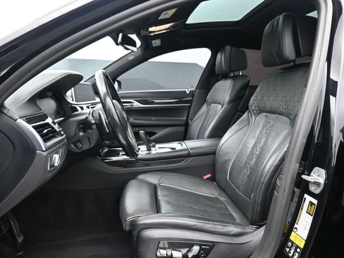 Used 2022 BMW 750i xDrive w/ Executive Package image 10