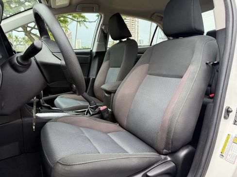 Used 2018 Toyota Corolla LE FWD image 12