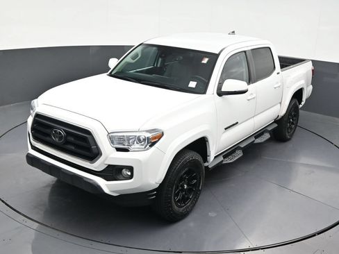 Used 2022 Toyota Tacoma SR5 RWD image 15