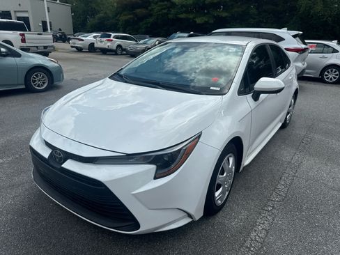 Used 2026 Toyota Corolla LE FWD image 1