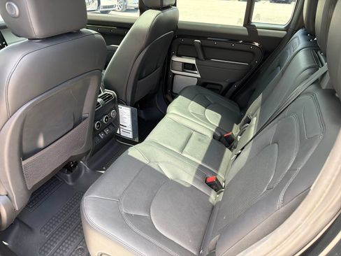 Used 2023 Land Rover Defender 130 SE AWD/4WD image 34