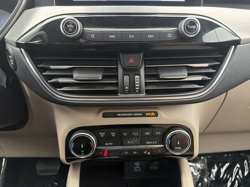 Used 2022 Ford Escape Titanium w/ Class II Trailer Tow Package image 26