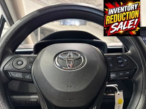 Used 2022 Toyota Corolla LE FWD image 27