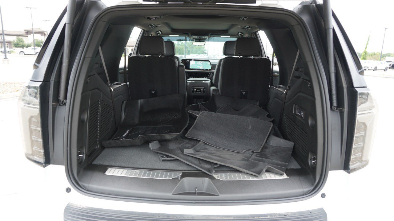 Used 2025 Chevrolet Tahoe High Country AWD/4WD image 39