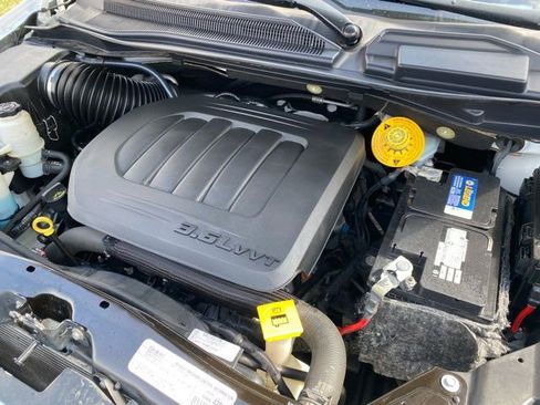 Used 2019 Dodge Grand Caravan SXT image 26