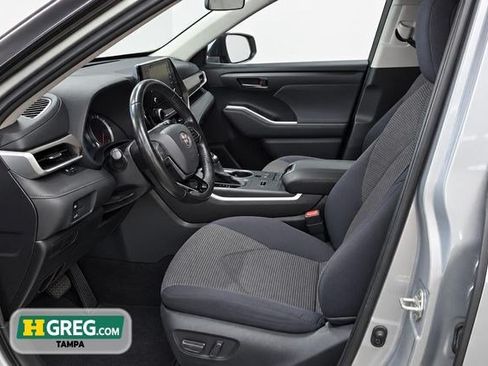 Used 2020 Toyota Highlander LE FWD image 10